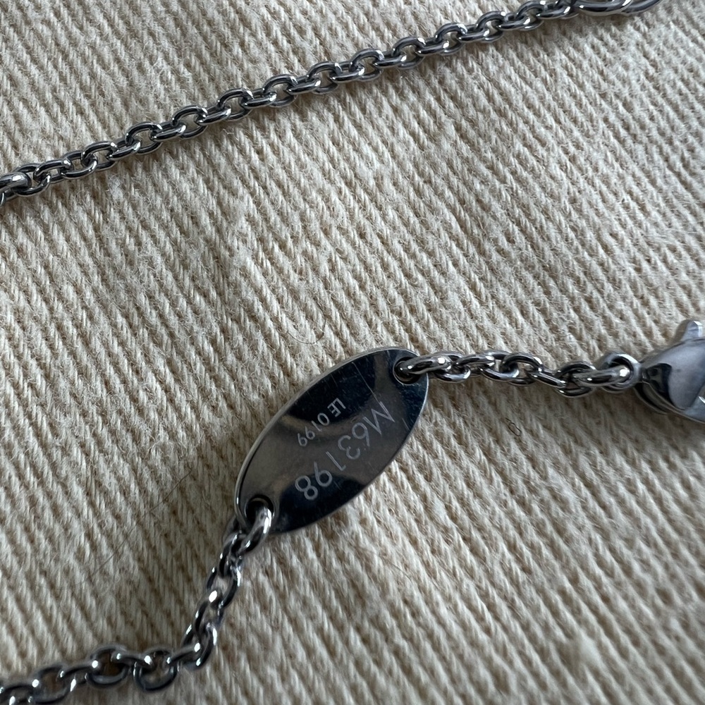 Louis Vuitton Silver V Chain Bracelet - Picture 8 of 12